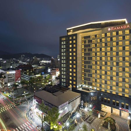 Hotel Ramada By Wyndham Jeonju Exterior foto