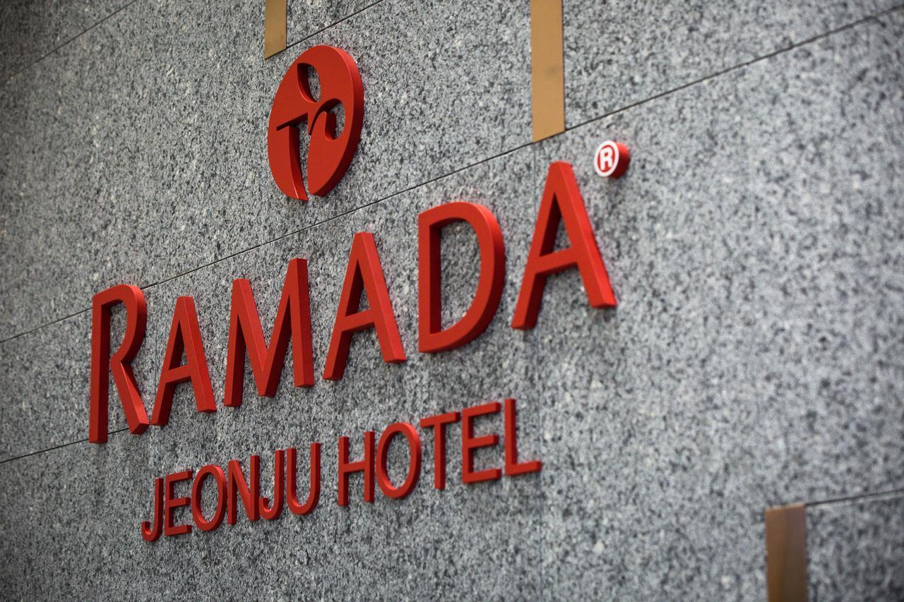 Hotel Ramada By Wyndham Jeonju Exterior foto
