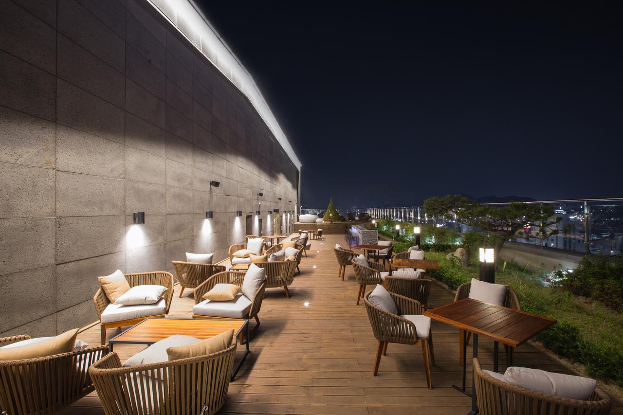 Hotel Ramada By Wyndham Jeonju Exterior foto